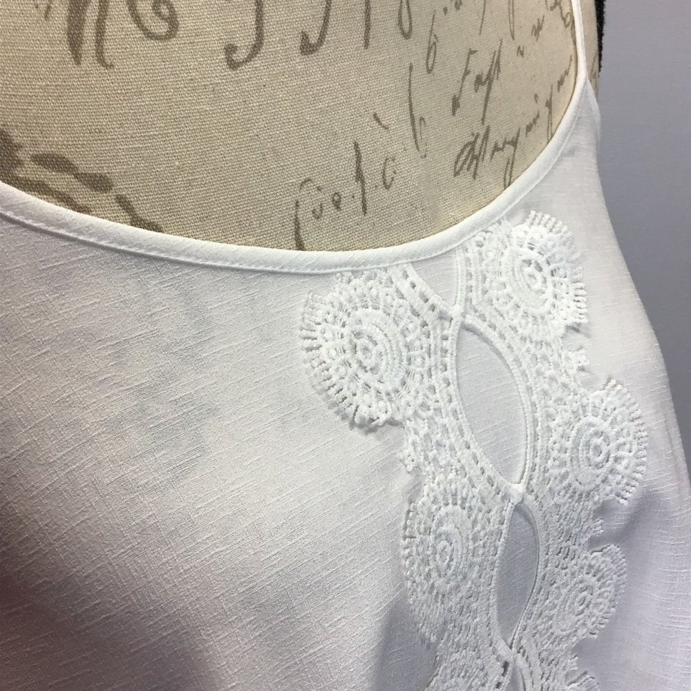 Embroidered Layered Tank - Picture 4 of 9